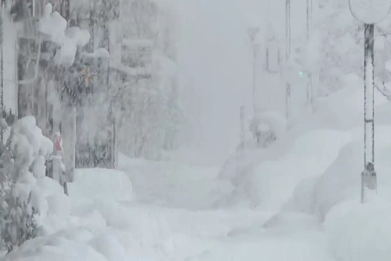Japonya'da Rekor Kar Yağışı Sonrası Ölü Sayısı Artıyor