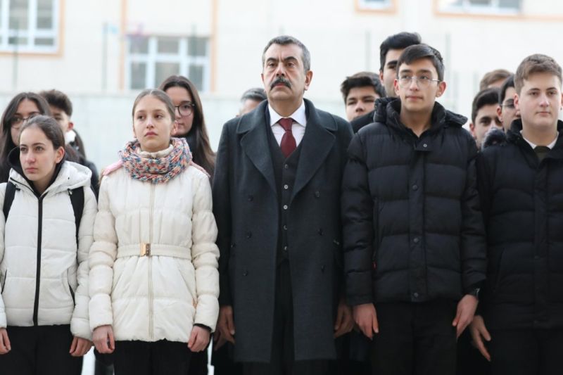 Depremde vefat edenler tüm okullarda anılacak