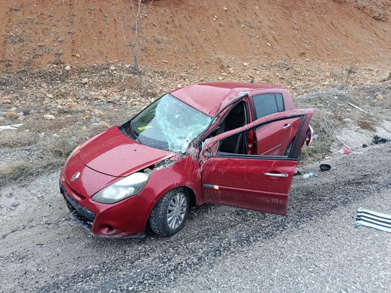 Doğanşehir’de Yağmur Kazaya Neden Oldu: Otomobil Şarampole Devrildi, 1 Yaralı