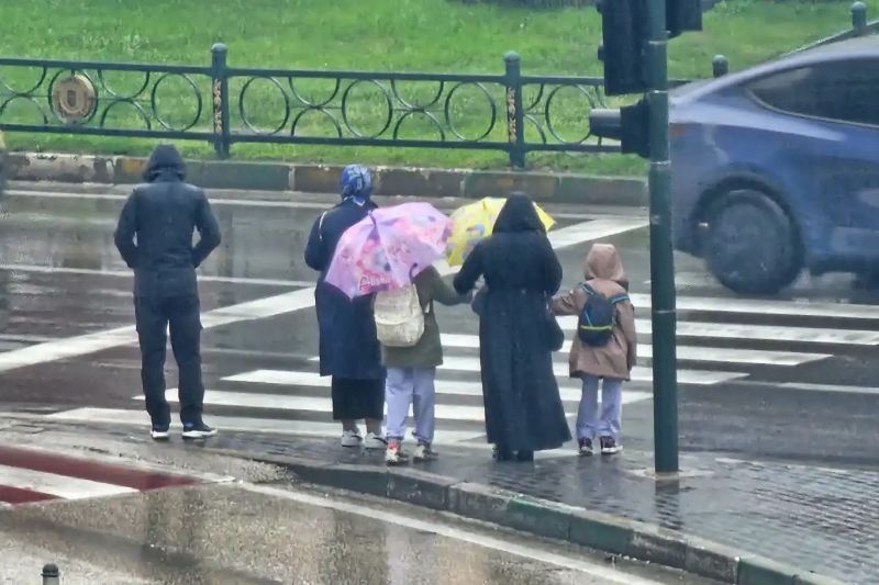 Meteoroloji'den Kuvvetli Yağış ve Fırtına Uyarısı