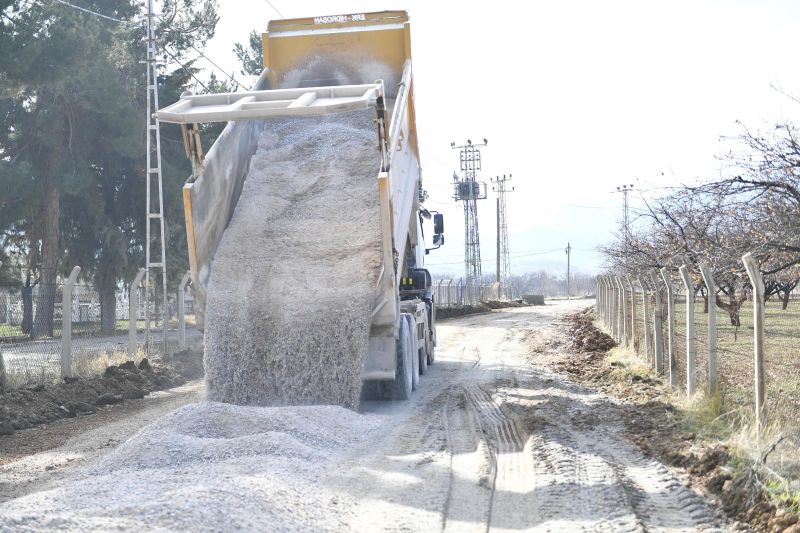 Yeşilyurt Belediyesi, Görgü Mahallesi’nde Yol Çalışmalarını Hızlandırdı