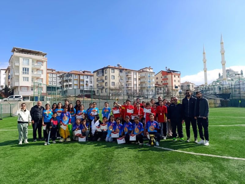 Okul Sporları Yıldız Kızlar Hokey Müsabakaları Sona Erdi