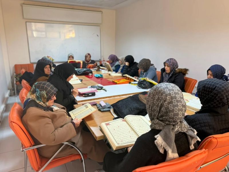 Yeşilyurt Kent Konseyi’nde Kur’an-ı Kerim Eğitimi ve Mukabele Programı Başladı