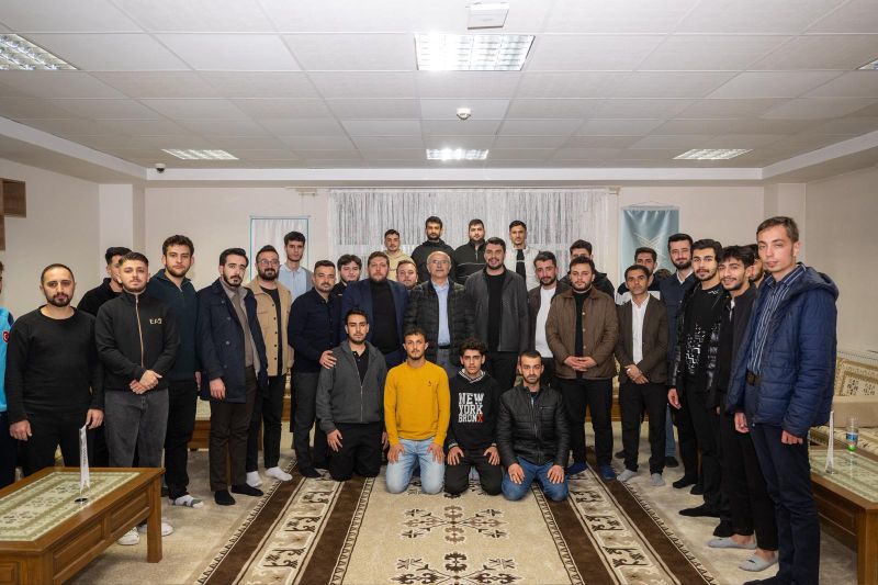 Başkan Er, Üniversite Öğrencileriyle Sahurda Buluştu