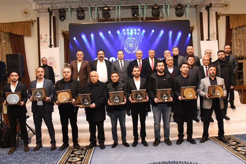 Kayısıda İhracat Şampiyonları Ödüllendirildi