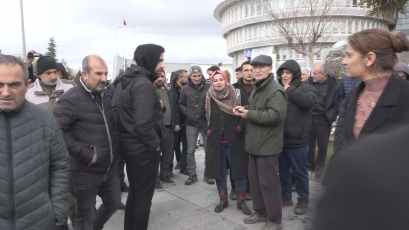 Malatya’da 150 Tekstil İşçisi Maaş Alamadığı İddiasıyla Eylem Yaptı