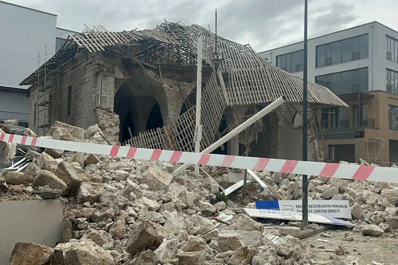 Malatya Valiliğinden restorasyon sırasında çöken tarihi cami ile ilgili açıklama