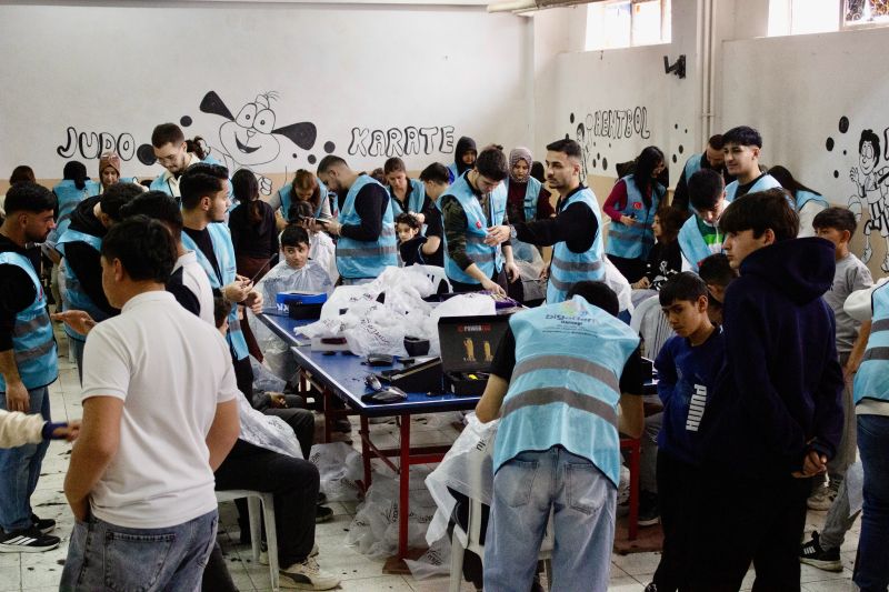 Öğrencilere Bayram Öncesi Ücretsiz Saç Bakımı