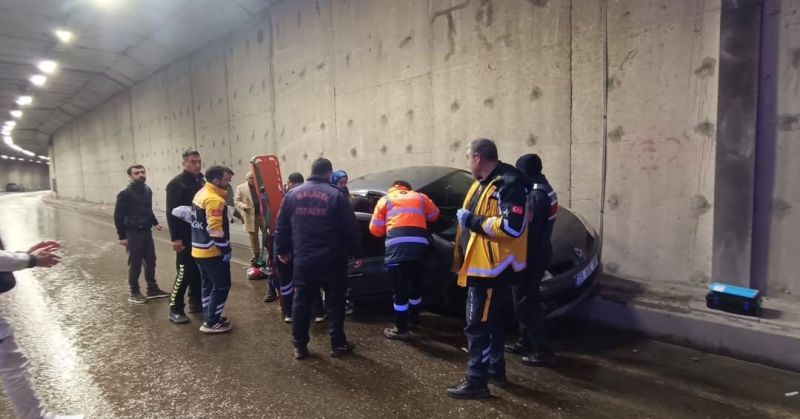 Erkenek Tünelinde Kaza: 1 Yaralı