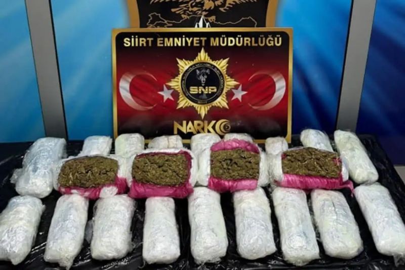 Siirt’te Uyuşturucu Operasyonu: 9 Kilo 700 Gram Esrar Ele Geçirildi