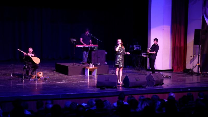 Zeynep Bakşi Karatağ Konserine Yoğun İlgi: Malatyalılar Doyasıya Eğlendi