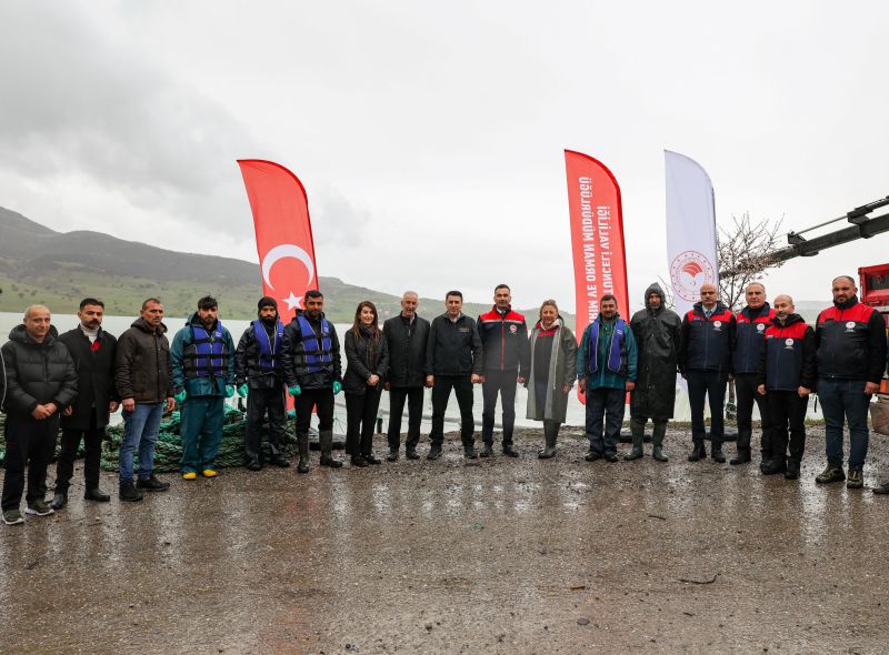 Tunceli’de Uzunçayır Baraj Gölü’ne 1,5 Milyon Yavru Alabalık Bırakıldı