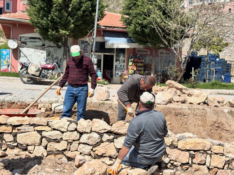 Arapgir'de Bozulan Yollar Yenileniyor
