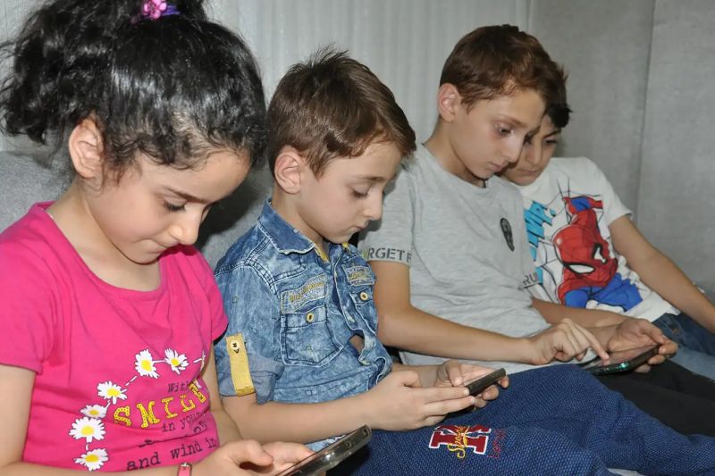 Sosyal Medya Bağımlılığı 12 Yaşa Kadar Düştü (!)
