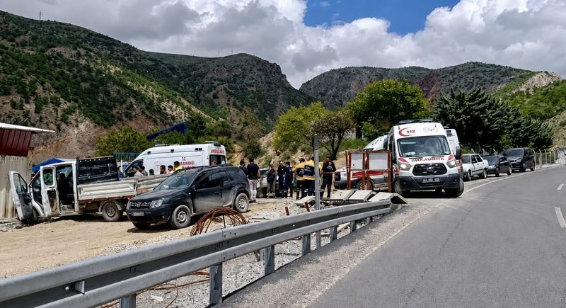 Malatya’da Kamyonet Şantiyeye Girdi: 3 Yaralı