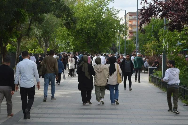 Zihin Yaş Aldığı İçin Değil; Durağanlaştığı İçin Yaşlanır!