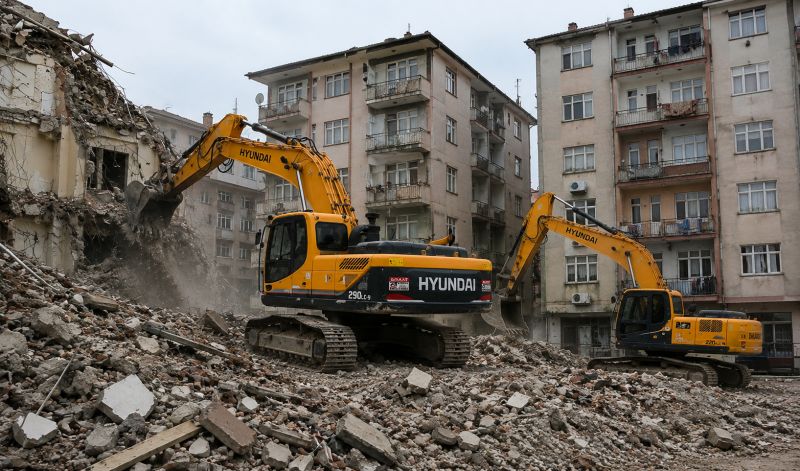 Deprem Bölgesinde Açılan Davalar Yıkım Süreçlerini Uzattı