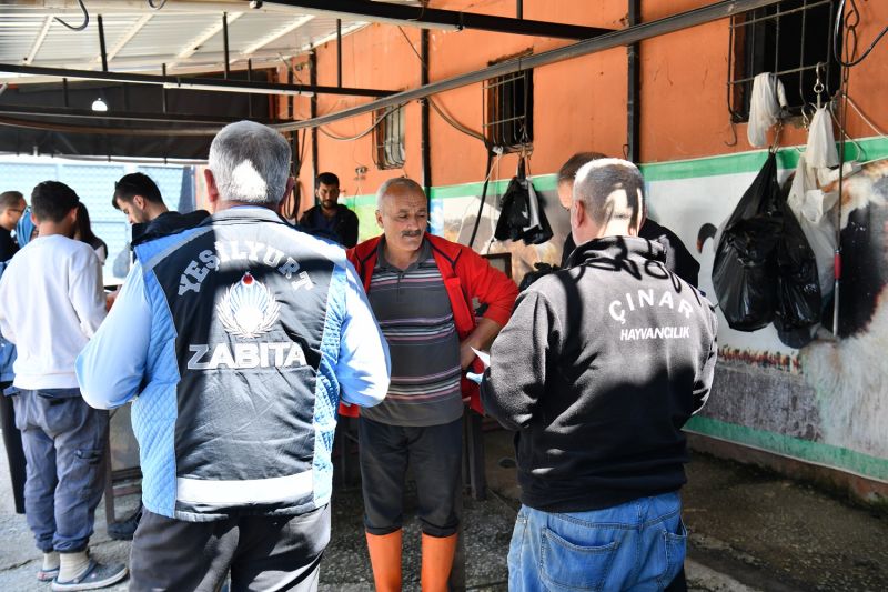 Yeşilyurt Belediyesi’nden Kurban Satış Ve Kesim Yerlerinde Bayram Mesaisi!