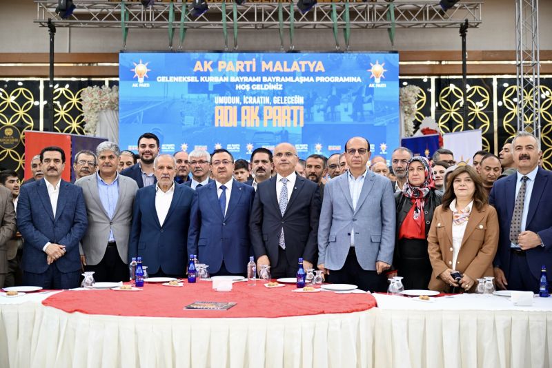 AK Parti Malatya Teşkilatında Bayramlaşma Programı Düzenlendi
