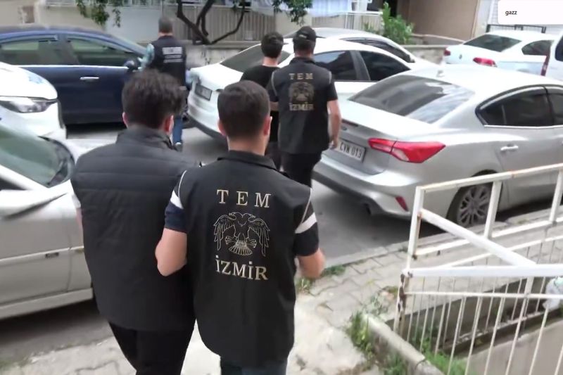 İzmir Merkezli 12 İlde FETÖ Operasyonu: 80 Şüpheli Yakalandı