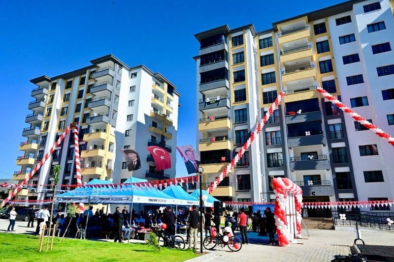 Kentsel Dönüşüm Projesi “Yeşil Yaşam Evleri” Hak Sahiplerine Teslim Edildi