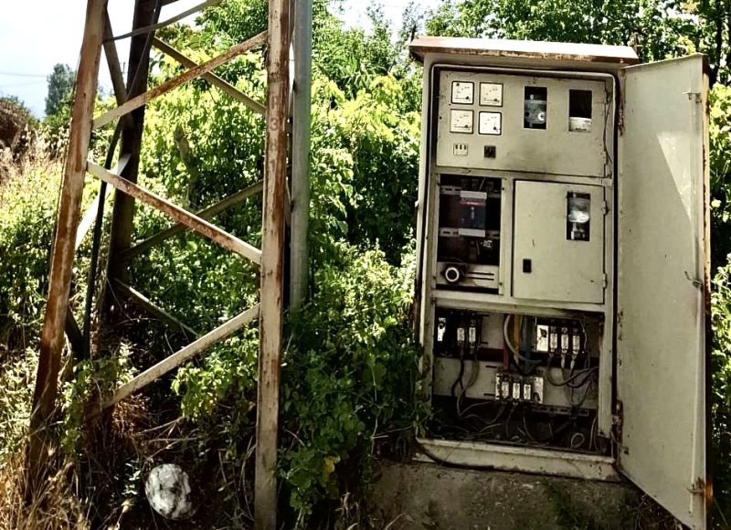 Açık Elektrik Panoları Mahalleliyi Endişelendiriyor