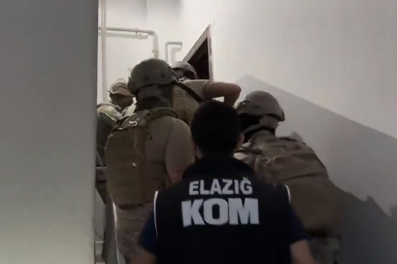Elazığ Merkezli 4 İlde Suç Örgütü Operasyonu: 29 Şüpheli Gözaltına Alındı