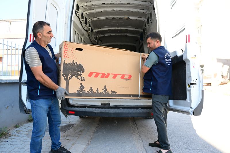 Başarılı Öğrencilere Karne Sürprizi