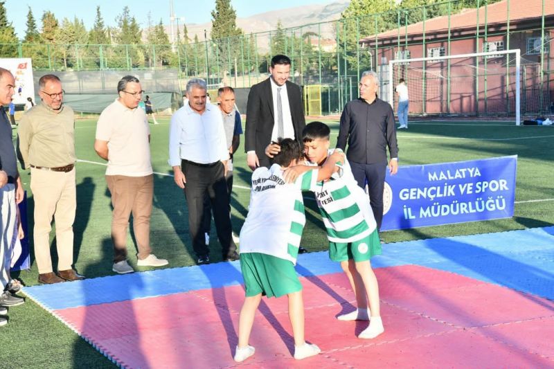 Yeşilyurt'ta Yaz Spor Okulları ve Spor Akademisi Coşkuyla Açıldı