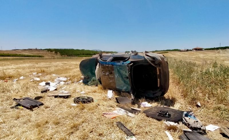 Havaalanı Yolunda Feci Kaza: Otomobil Hurdaya Döndü