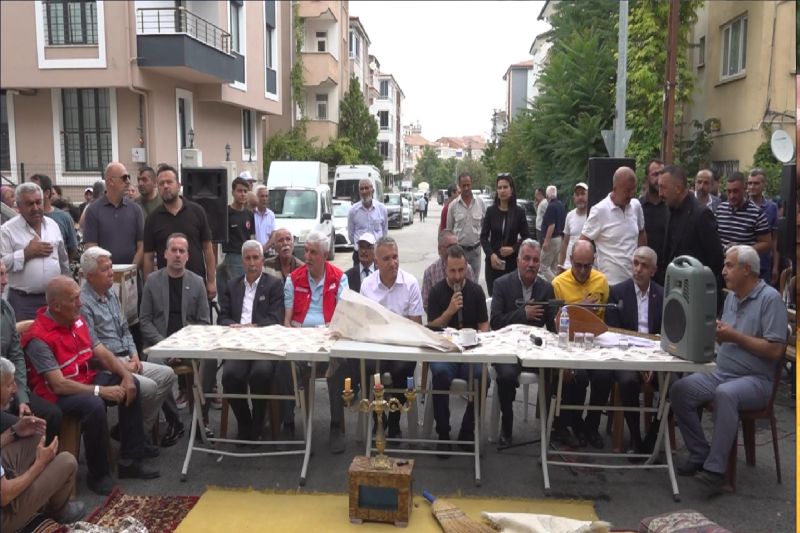 Erenler Cemevi'nde Muharrem Ayı Dolayısıyla Aşure ve Lokma Etkinliği Düzenlendi
