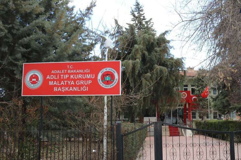 Bunalıma Girdi, Hayatına Son Verdi