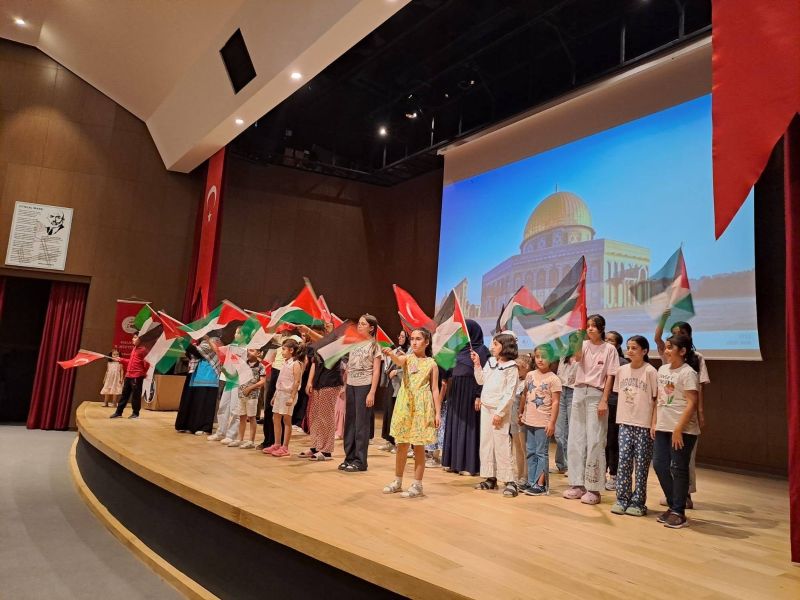 "Mescid-i Aksâ ve Umut" Tiyatrosu Arapgir'de Yoğun İlgi Gördü