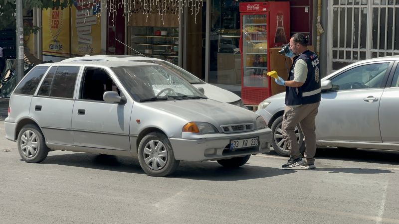 Yolun Karşısına Geçerken Otomobil Çarptı