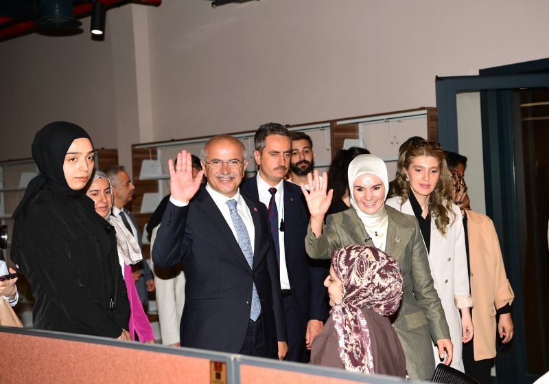Bakan Göktaş’tan Malatya Şehir Kütüphanesi’ne Övgü