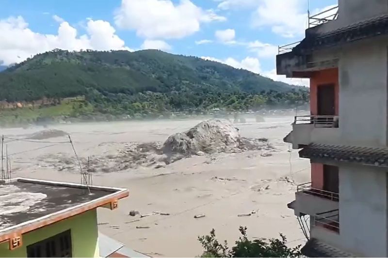 Nepal'deki Sel Felaketinde Ölü Sayısı 359'a Yükseldi, Yaklaşık 1500 Kişi Kayıp