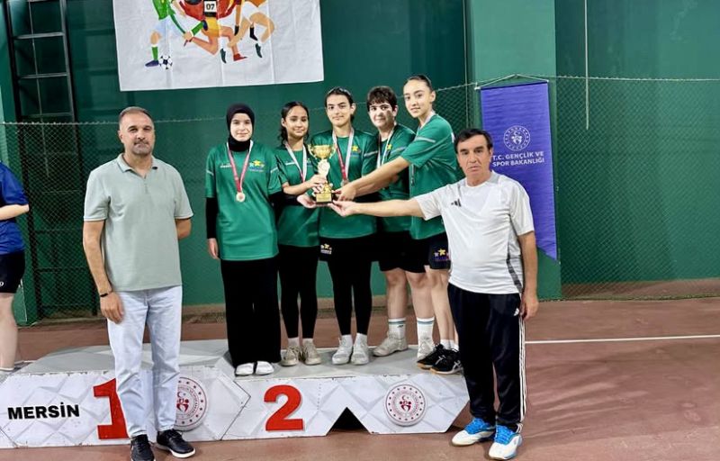 Malatya Badmintonda Türkiye İkincisi