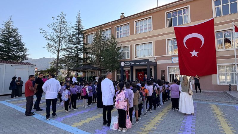 Darende’de 4 Bin 55 Öğrenci İçin İlk Zil Çaldı