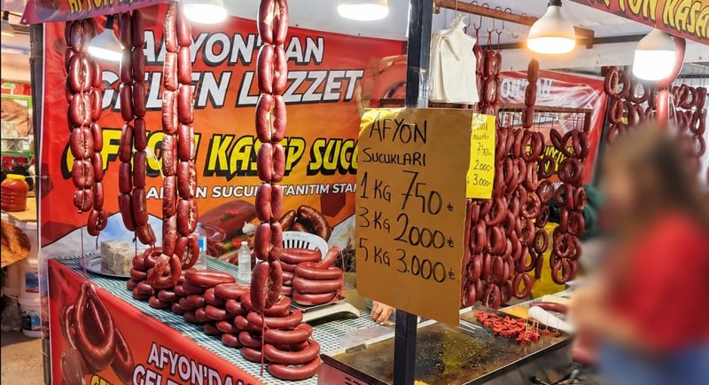 Malatya’daki Yöresel Ürünler Fuarında Şok Denetim: Piliç Sucuk "Dana" Diye, Karışım Yağ "Zeytinyağı" Diye Satıldı!