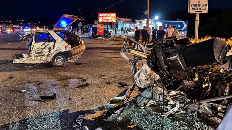 Otomobilin İkiye Ayrıldığı Kazadan Acı Haber