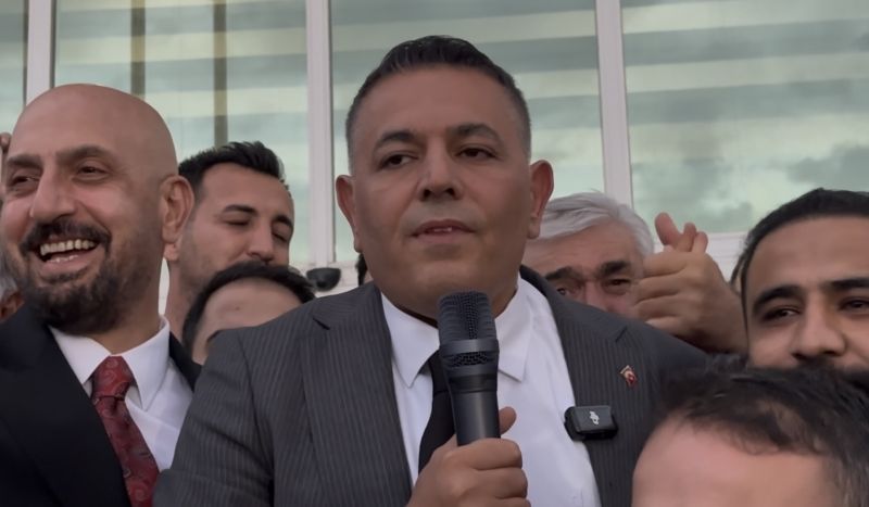 Sadıkoğlu: “Burası Siyaset Meydanı Değil”