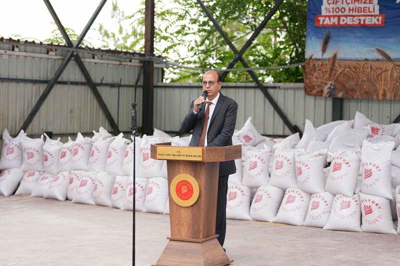 Yeşilyurt’ta Çiftçinin Yem Yükünü Hafifleten Destek