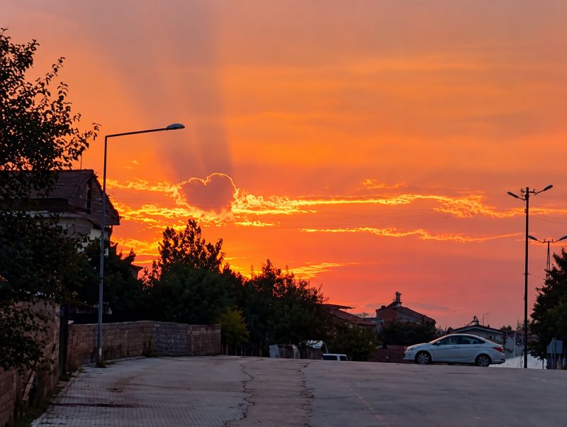 Malatya’da Gökyüzünde Kalp Şeklinde Bulut