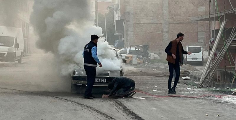 Malatya’da Pazar Yerinde Araç Yangını