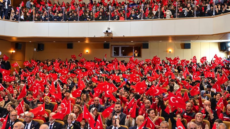 Malatya’da Cumhuriyet Coşkusu Salona Sığmadı