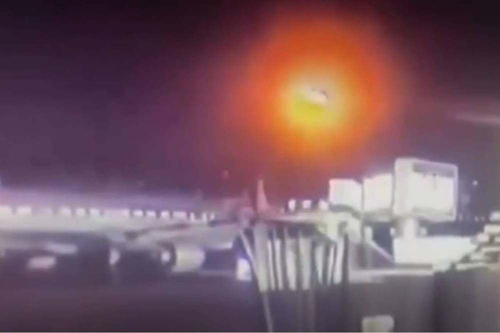 Helikopter ile uçağın çarpıştı "60 ölü"