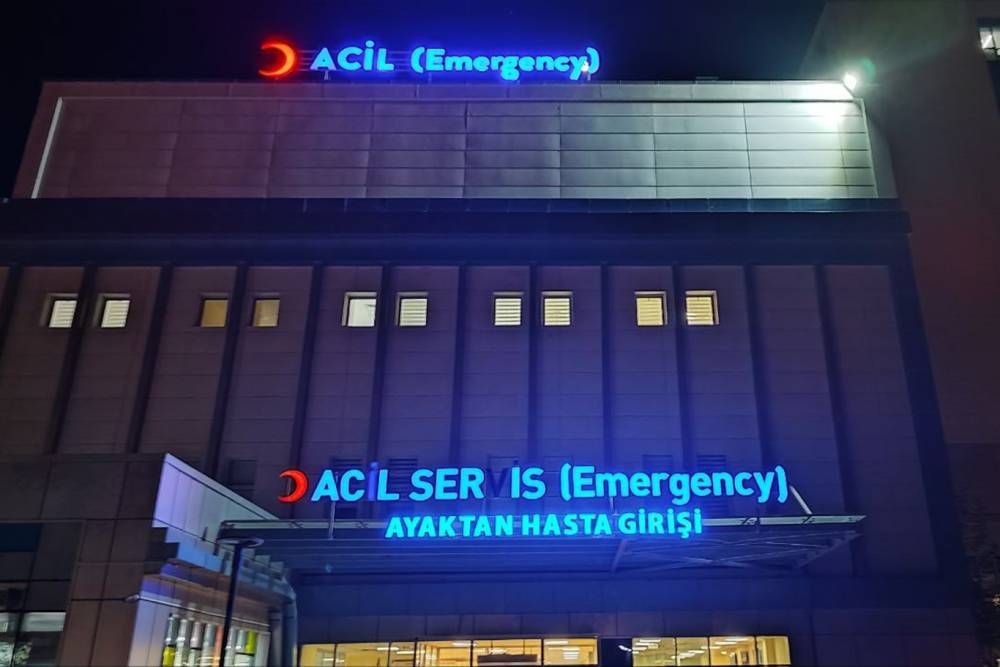 Husumetliler arasında bıçaklı kavga: 3 yaralı