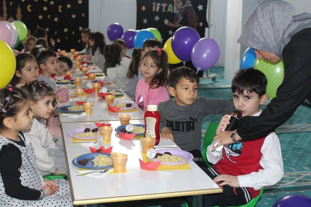 Çocuklara Ramazan ruhunu yaşatmak adına tekne orucu iftarı verildi