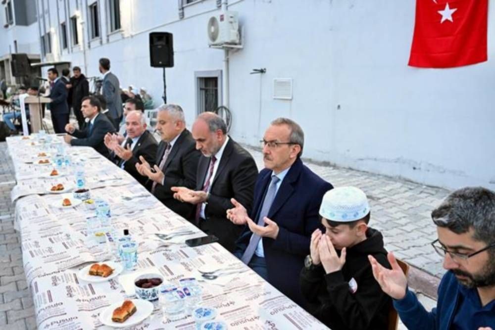Hafızlar iftar programında buluştu