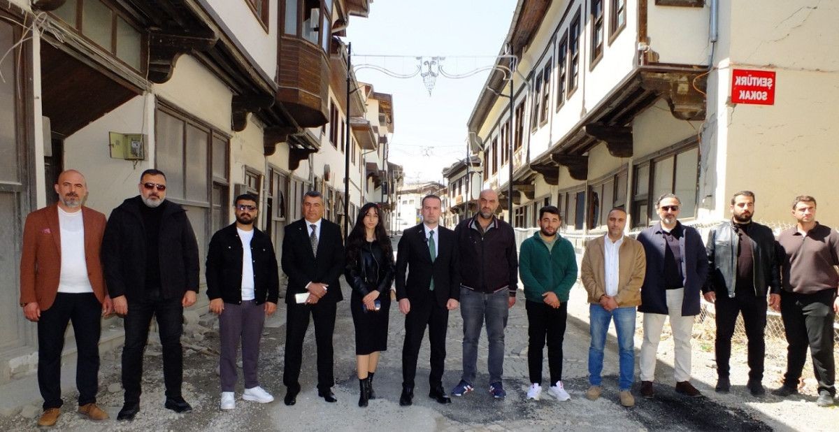 Karademir: “Yeşilyurt 25 Aydır Kaderine Terk Edildi”